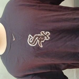 NWT Nike MLB Chicago White Sox T Shirt - black Front chest tackle twill Sox logo